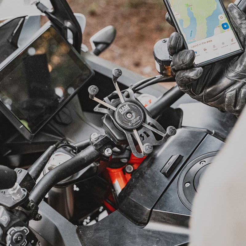 Soporte para teléfono movil ideal para poder ser montado en una moto