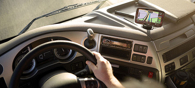 TomTom GO PROFESIONAL puesto en el salpicadero