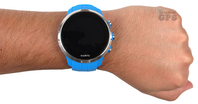 SUUNTO SPARTAN puesto en la muñeca