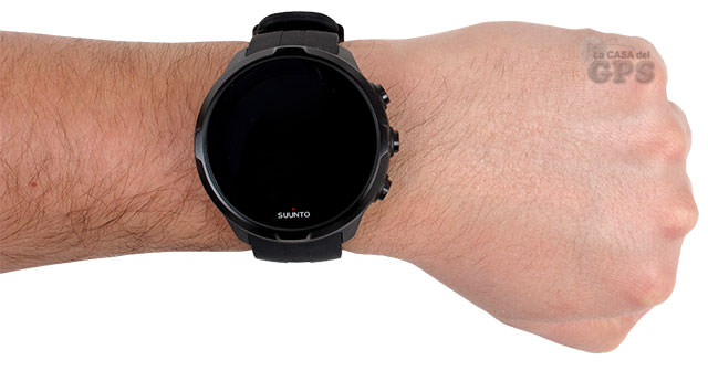 SUUNTO 3 FITNESS puesto en la muñeca